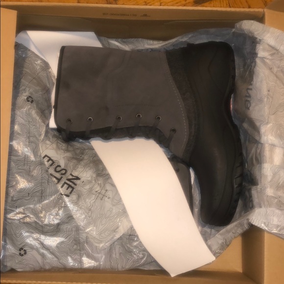 Woman North Face boots - Picture 8 of 8